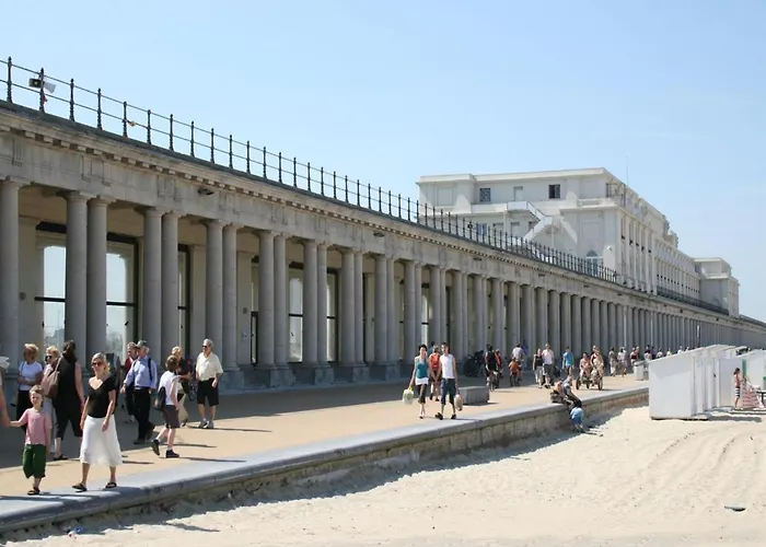 公寓 On Seafront Near Casino 奥斯滕德