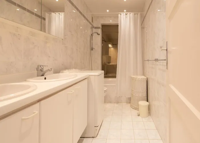 公寓 On Seafront Near Casino 奥斯滕德