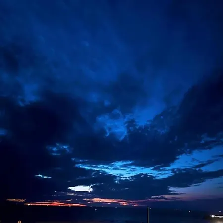 Apartament On Seafront Near Casino