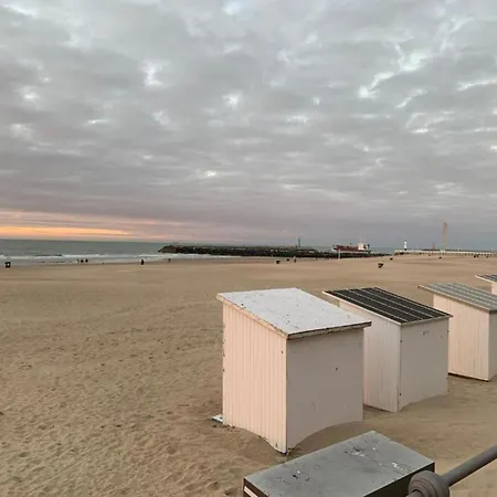 On Seafront Near Casino Apartament